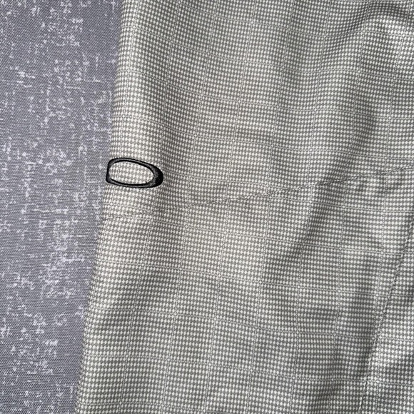 Oakley Pants Mens 32 Gray Check Chino Straight Leg Casual Golf Outdoor Logo - Picture 11 of 13